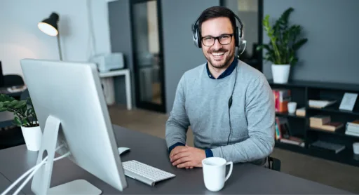 Expert tutor delivering an online tutoring class